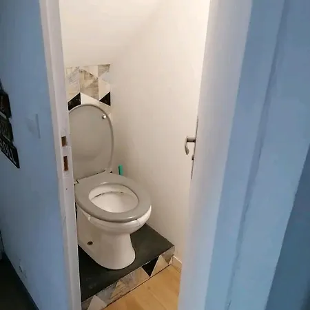 Beau Tres Calme, 5' Du Centre A L'interieur D'une Maison Appartement *
