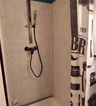 Appartement Beau Tres Calme, 5' Du Centre A L'interieur D'une Maison